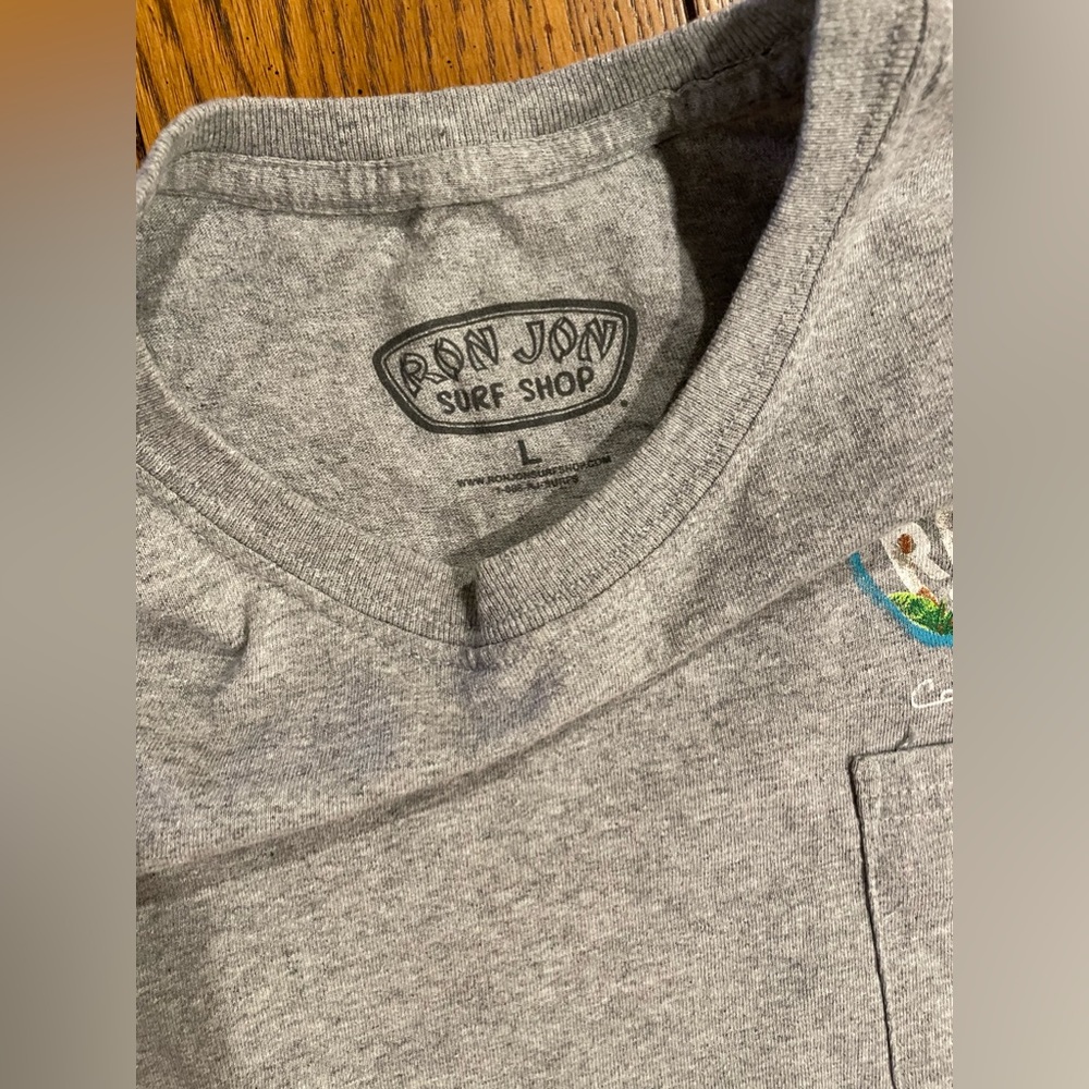 UNISEX Ron Jon Surf Shop, Graphic Tee, Cocoa Beach Fla, grey, size large - Picture 4 of 5